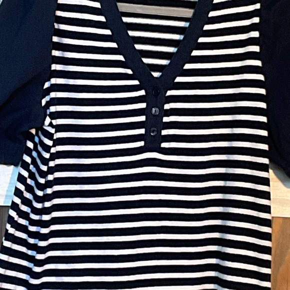Cato Striped V-Neck Top w/Solid Puff Sleeves. P2P 22-26” Length 25” SIZE XL EUC - Picture 3 of 5